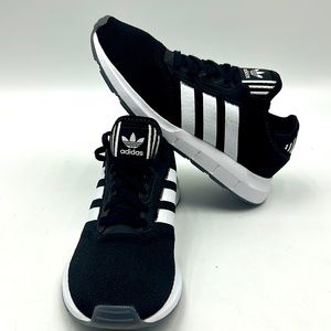 ADIDAS SWIFT RUN X ATHLETIC SHOES WOMEN SIZE 7.5 BLACK WHITE